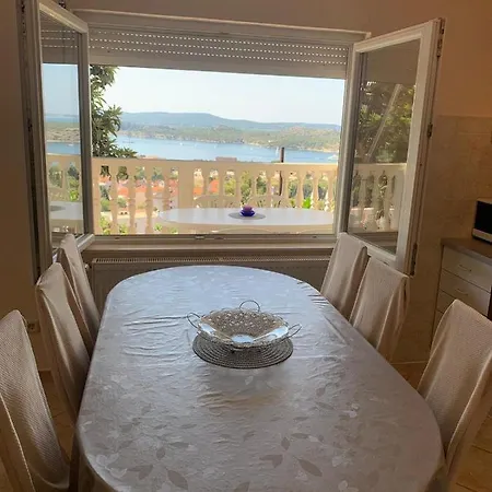 Maestral Apartment