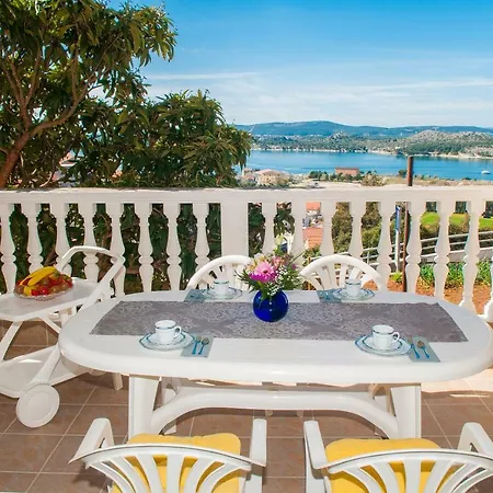Maestral Apartment *