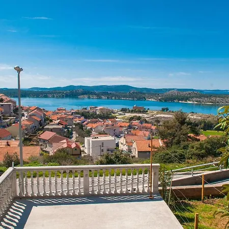 Maestral Apartment
