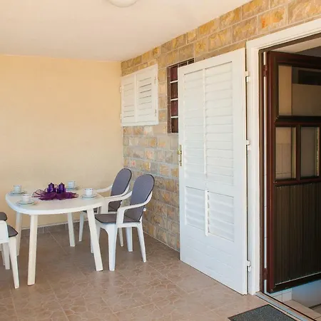 Apartment Maestral