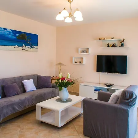 Maestral Apartment